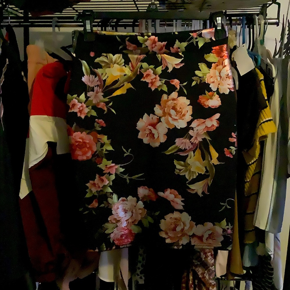 Floral Pencil Skirt Charolette Russe Size small